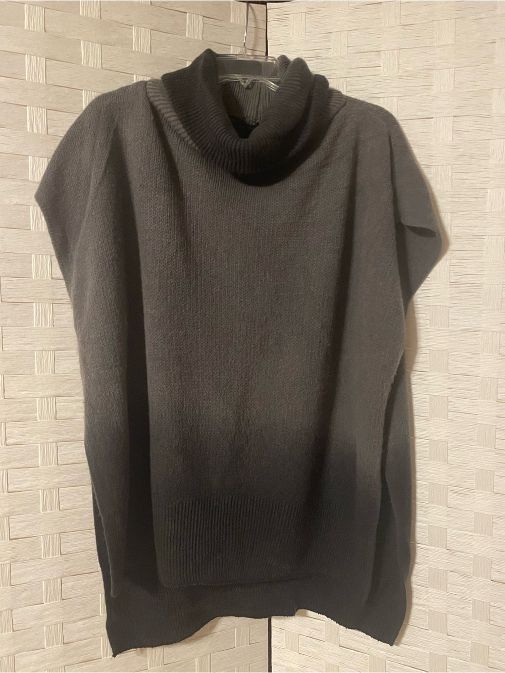 Jessica Simpson One Size Poncho Sweater Over Top Stylish Gray/Black